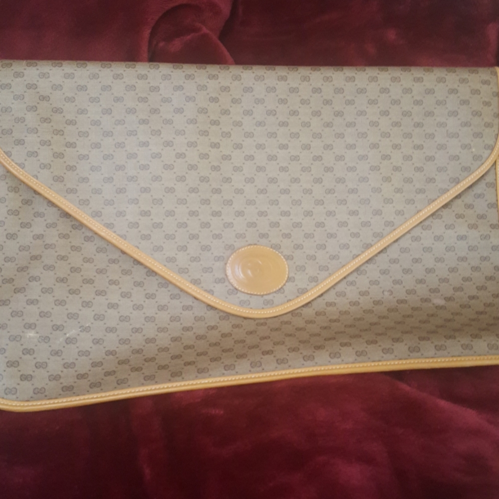 Vintage EUC Gucci document portfolio